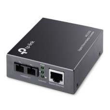   	  	  	  	Gigabit Single-Mode Media Converter    	     	  		1x 10/100/1000Mbps Auto-Negotiation RJ45 port supporting Auto-MDI/MDIX  	  		Auto-negotiation of Half-Duplex / Full-Duplex transfer mode  	  		Complies with IEEE 802.3ab and IEEE 802.3z  	